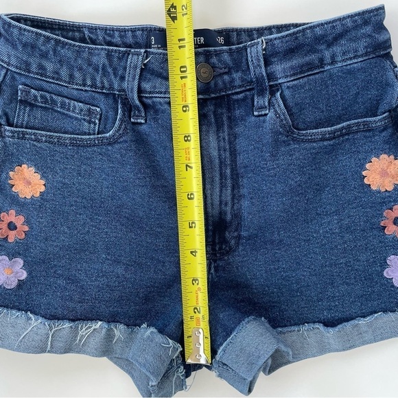 Hollister Women's Denim Ultra High Rise Mom Short Floral Embroidered Size 26 - Picture 8 of 8